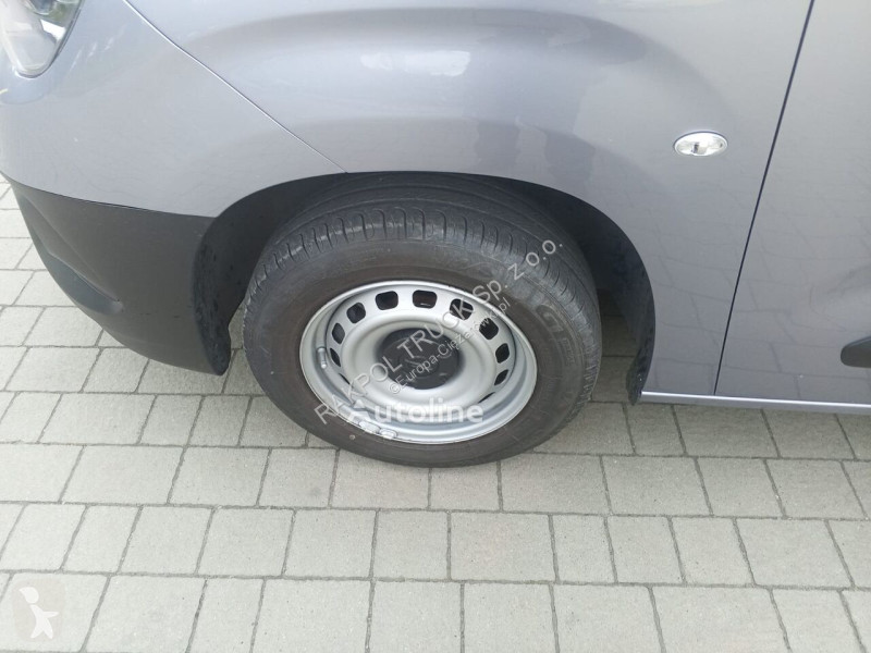 Autoutilitară Opel