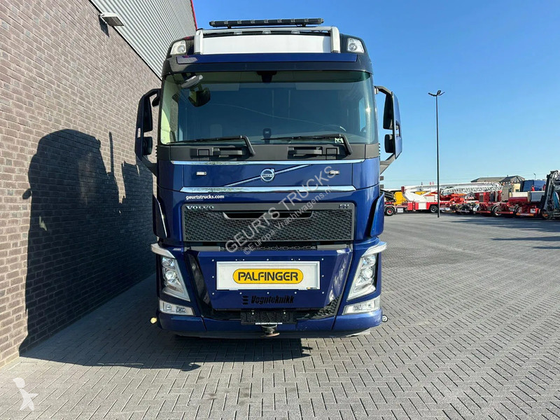 Camion Volvo 8X4 TREKKER / BAKWAGEN MET...