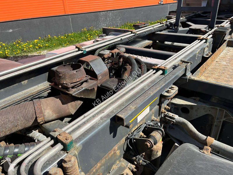 Kamion Volvo 8x4 RETARDER / TANDEM AXLE LIFT /...