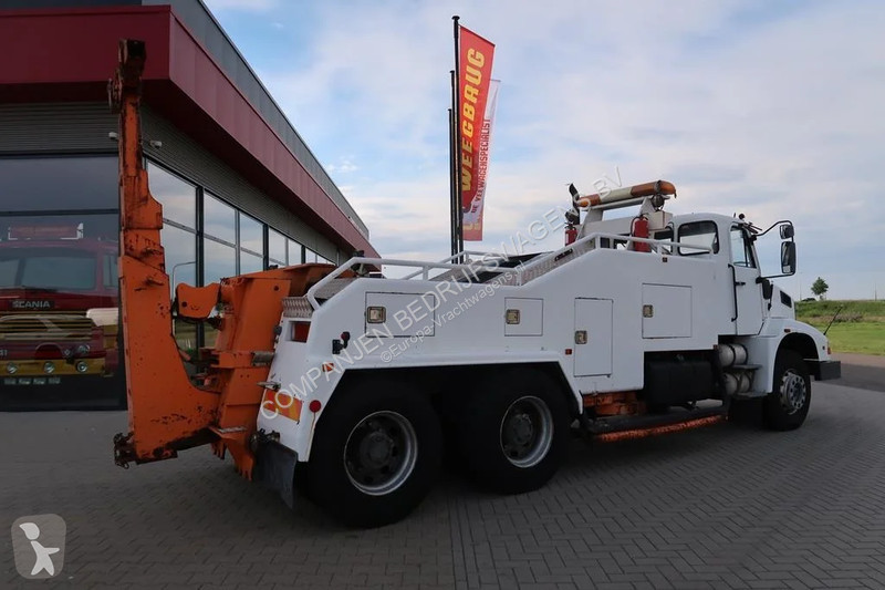 Kamion Volvo NL 10 Towing and recovery vehicle...