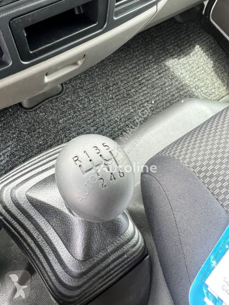 Camión Nissan CABSTAR ISOTERMO TRAMPILLA