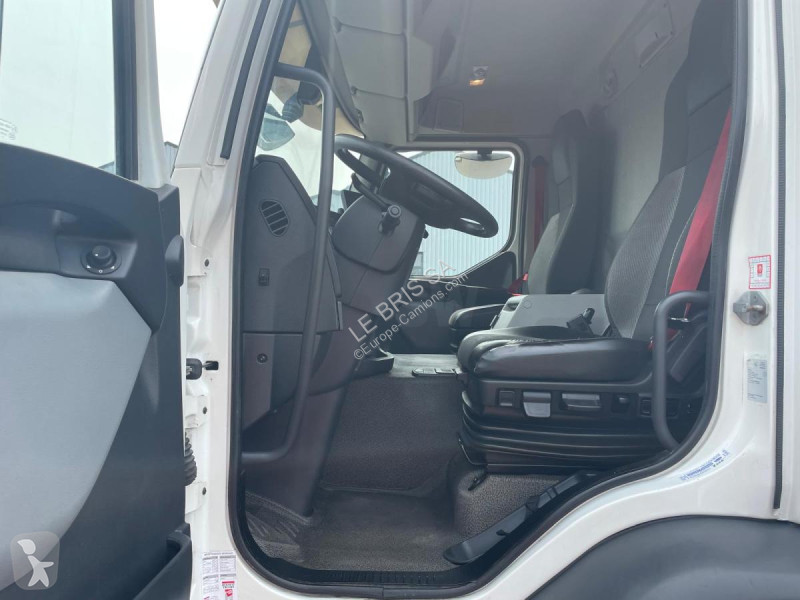Camion Renault  D WIDE 320