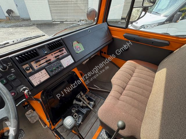 Gemeentevoertuig Unimog 1250L Zweiwege