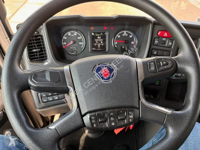 Camion Scania P280 Closed box taillift 2000 kg...