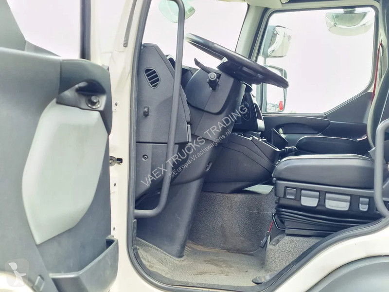 Vrachtwagen Renault D16 250 4x2 Box with side...
