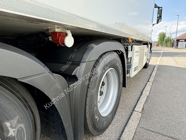 Kamion Mercedes 2533L Tiefkühl...