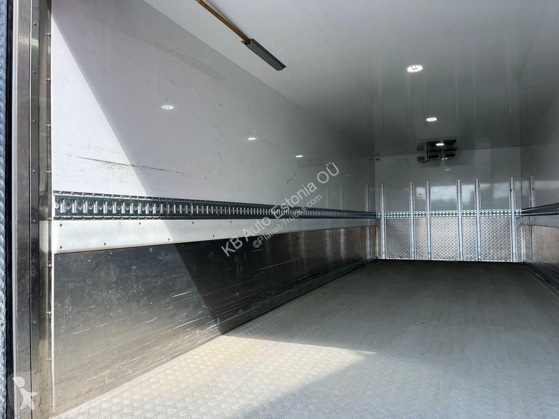 Lastbil Mercedes 2545 6x2 BOX L=7526 mm
