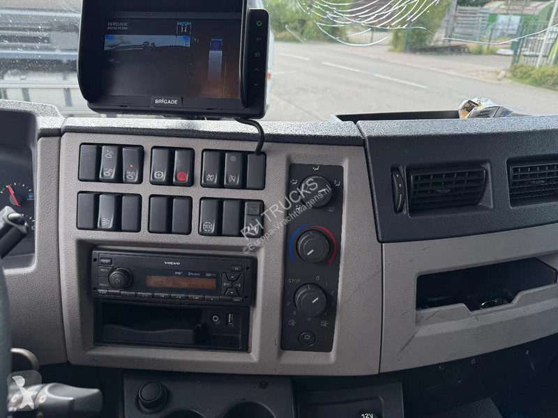 Kamion Volvo 250 4X2 DHOLLANDIA EURO 6...