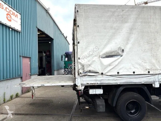 Camion Mercedes LK  (6-CILINDER) WITH TENT BOX...