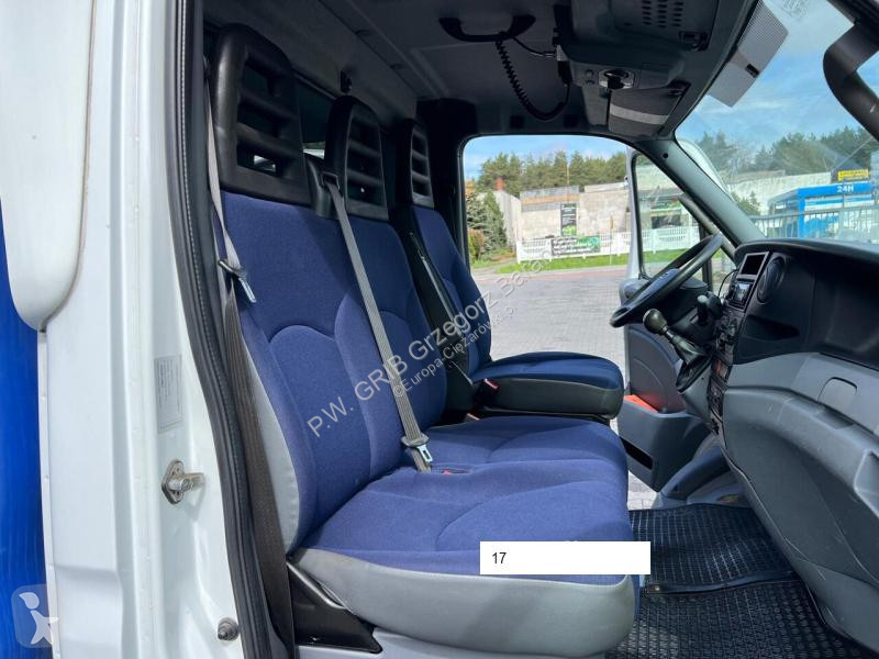 Véhicule utilitaire Iveco DAILY 65C15 TILT 1.HAND
