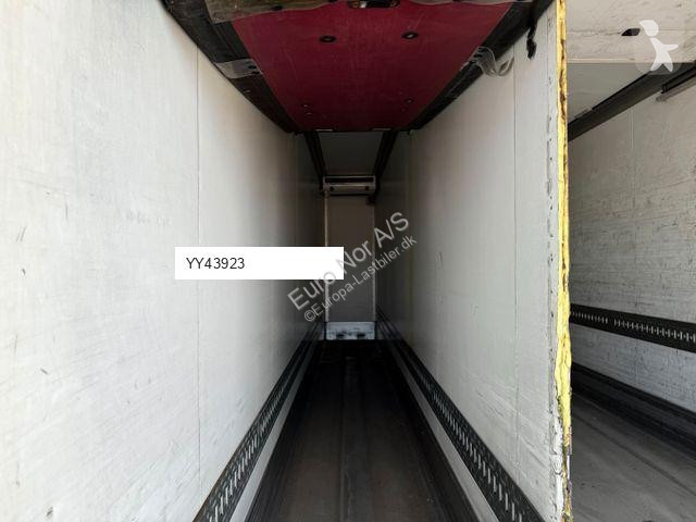 Lastbil Iveco 180E32 Schmitz / Thermo King...