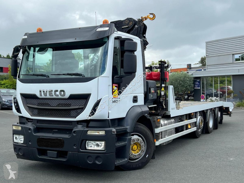 Camion Iveco 8X2 GRUE