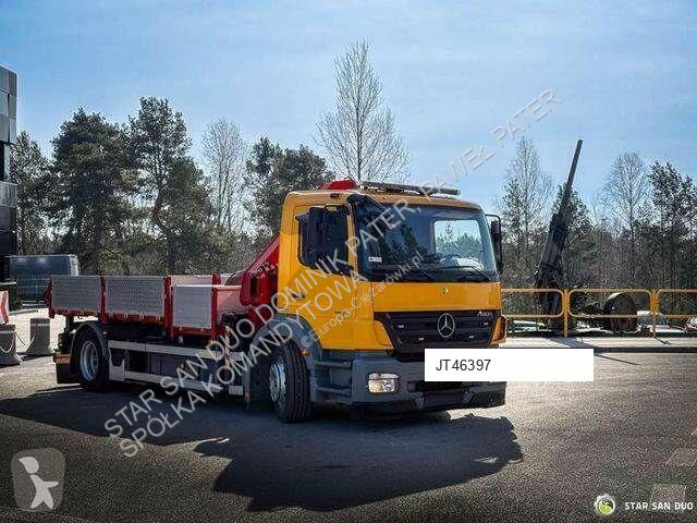 Camión Mercedes 975