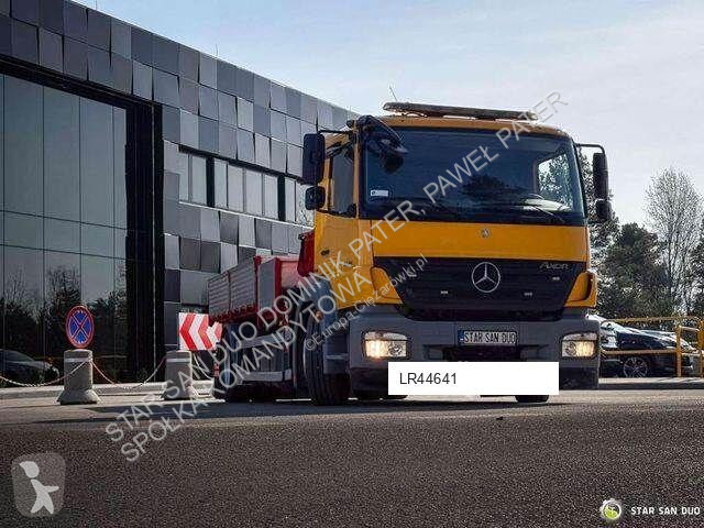 Camión Mercedes AXOR 4x2 HMF 975 HDS Crane...