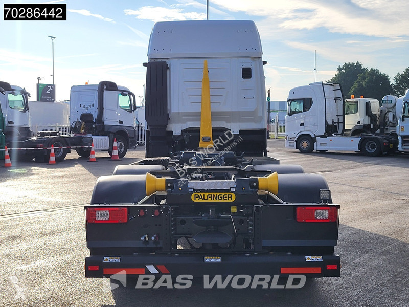 Camión Iveco X-Way 580 6X2 NEW Palfinger...