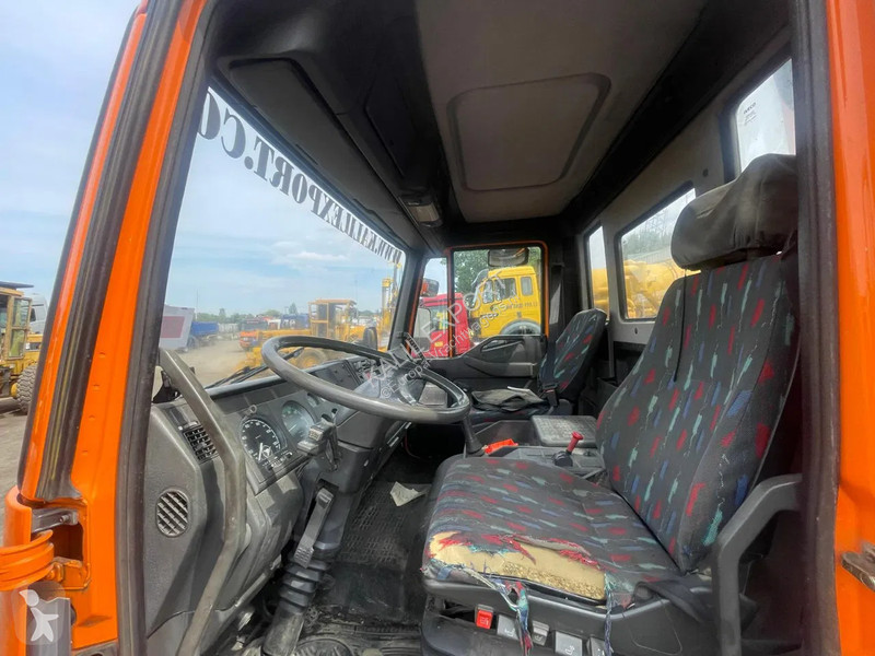 Kamion Iveco 120E18 Pesi SE85 Crane Open Box...