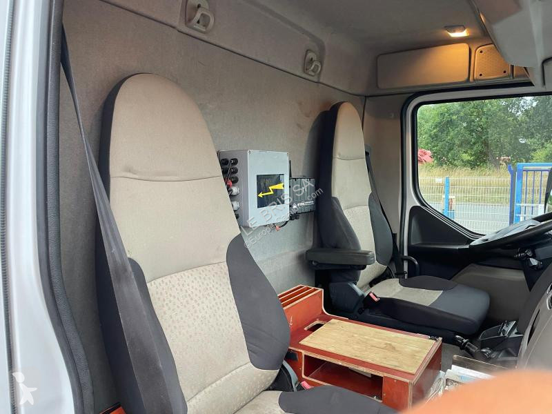 Camion Renault  MIDLUM 270.18