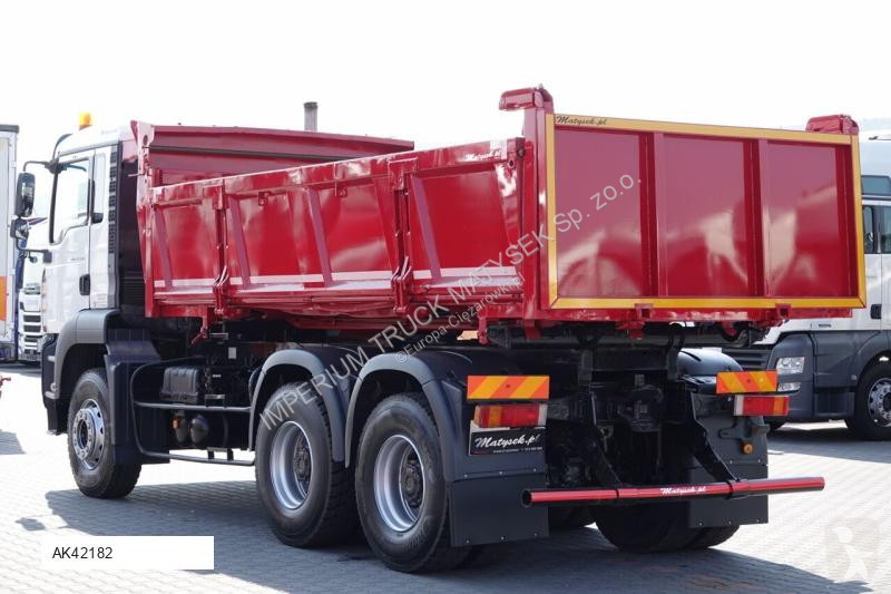 Camión MAN TGA 33.390 / 6X4 / WYWROTKA 2...