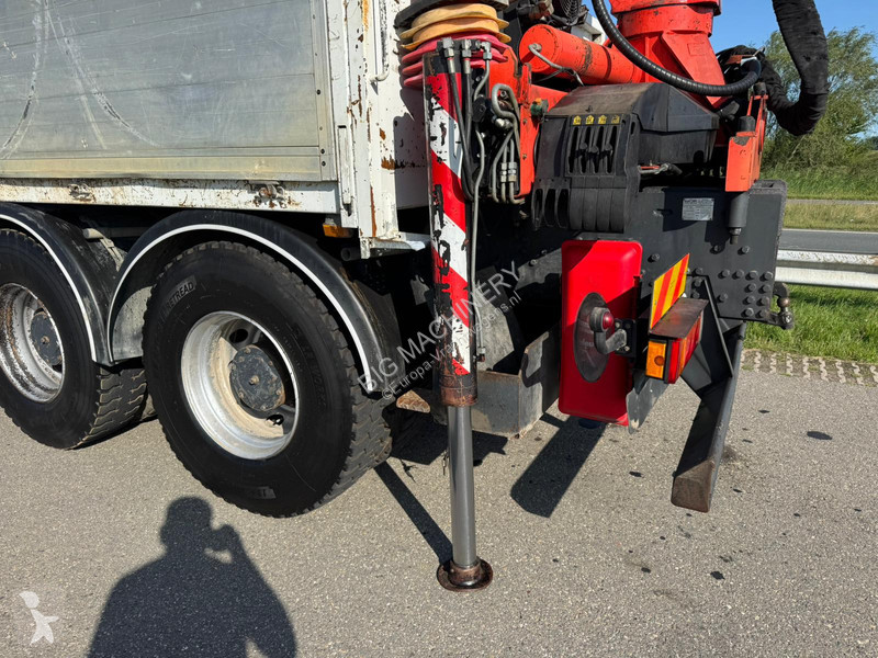Kamion Iveco 330 6x4 with Palfinger PK 18500 crane