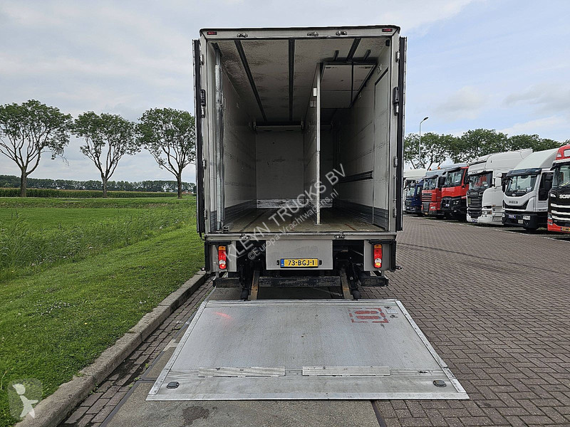Kamion DAF 220 CARRIER LIFT DOORS