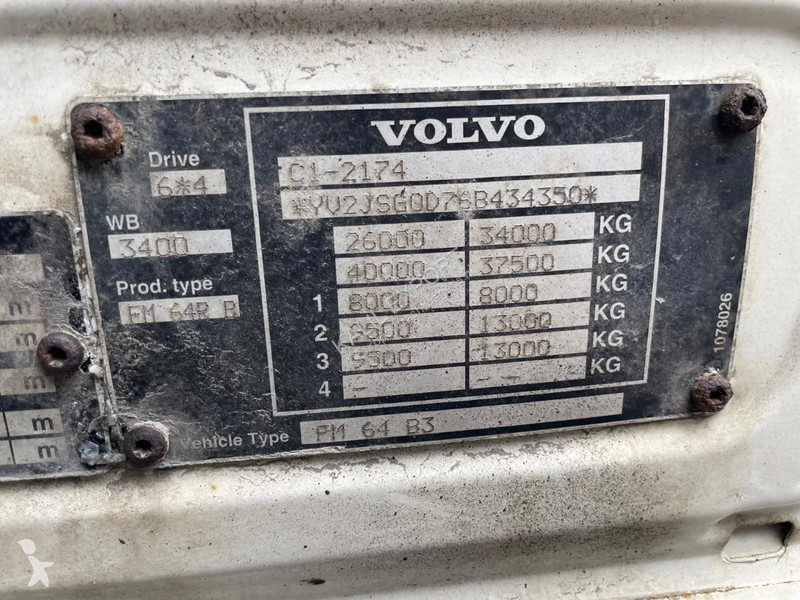Kamion Volvo 440 HP Open Box 6x4 Full Spring...