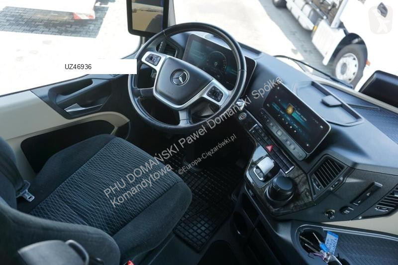Kamion s návěsem Mercedes / TANDEM