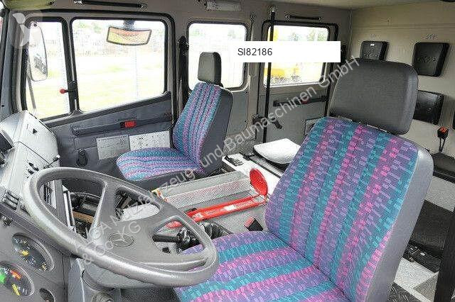 Camion Mercedes 814 F/Feuerwehr/Pumpe/9 Sitze