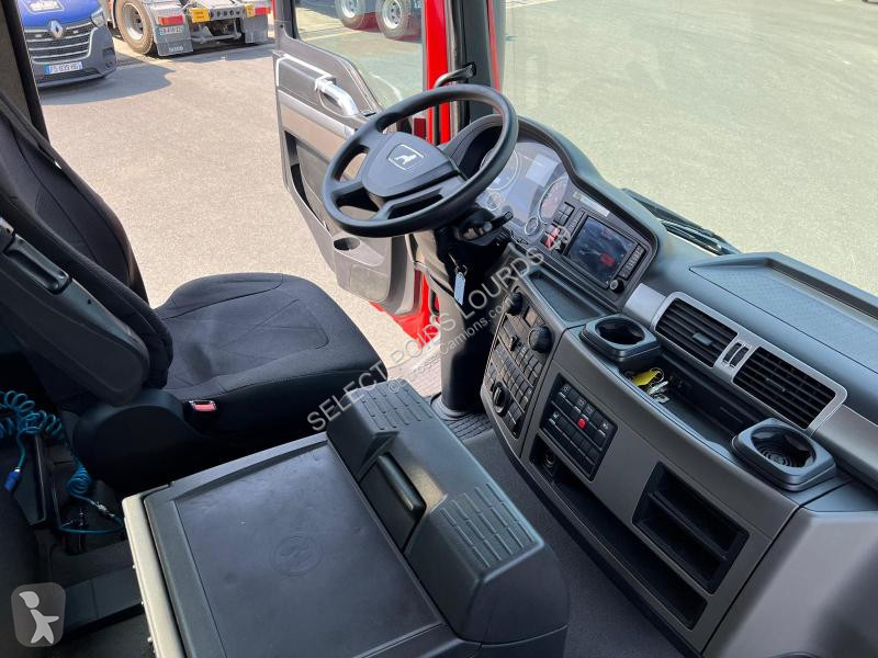 Camion MAN 35.360 8x2 porte engins