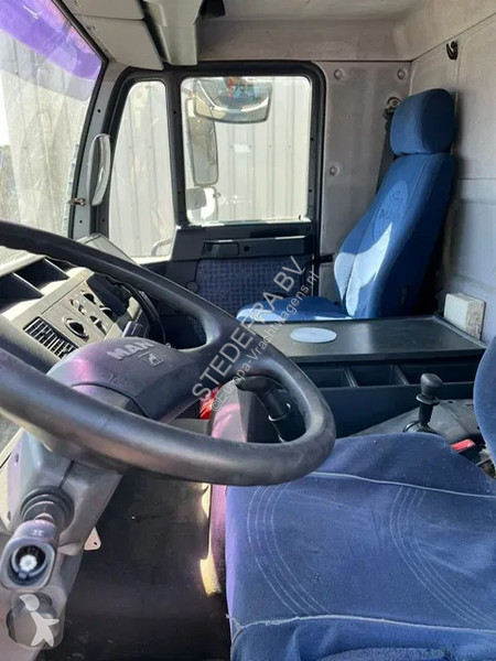 Camión MAN 12 - 220C