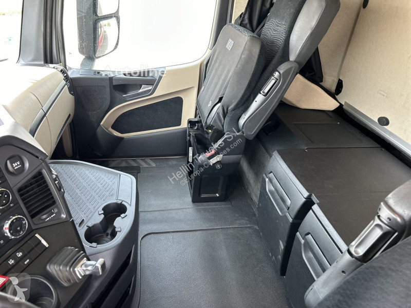 Camion remorque Mercedes ZZ