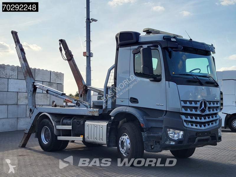 Kamion Mercedes 1948 4X2 14tons skiploader...