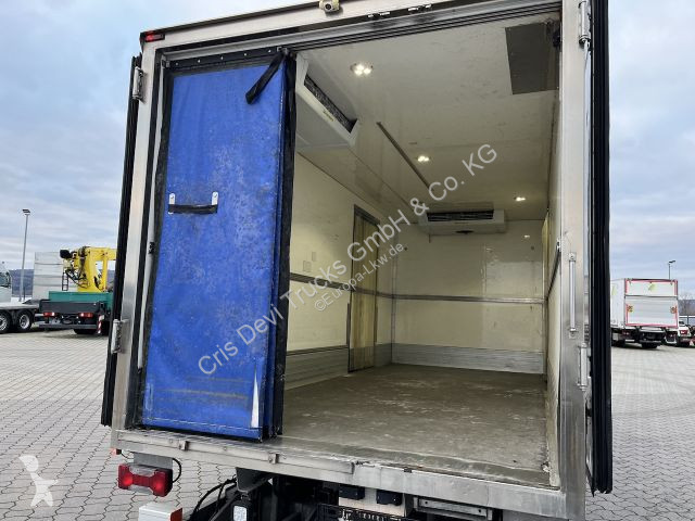 Camião Iveco 70C18 Tiefkühlkoffer mit Ladebordwand