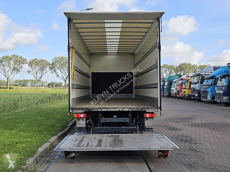 Camion DAF 210