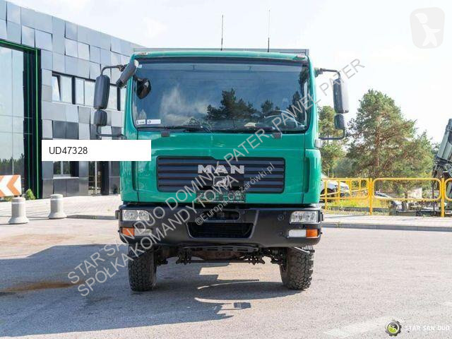 شاحنة MAN TGM 13.240 4x4 BL Double Cab Camper BUS