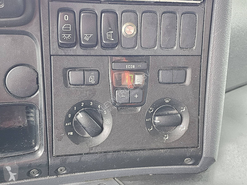 شاحنة Scania P320 6X2*4 AMBERET IFT