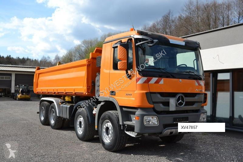 Teherautó Mercedes ACTROS 3241