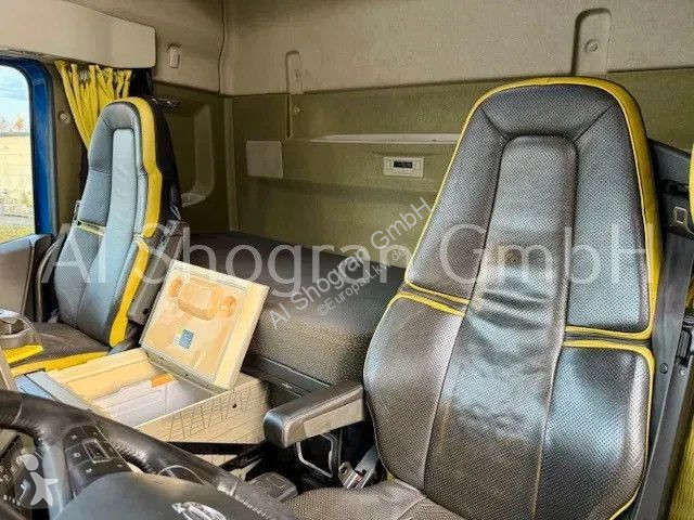 شاحنة Volvo 16750 8x2 / Loglift BF118S / Eu6