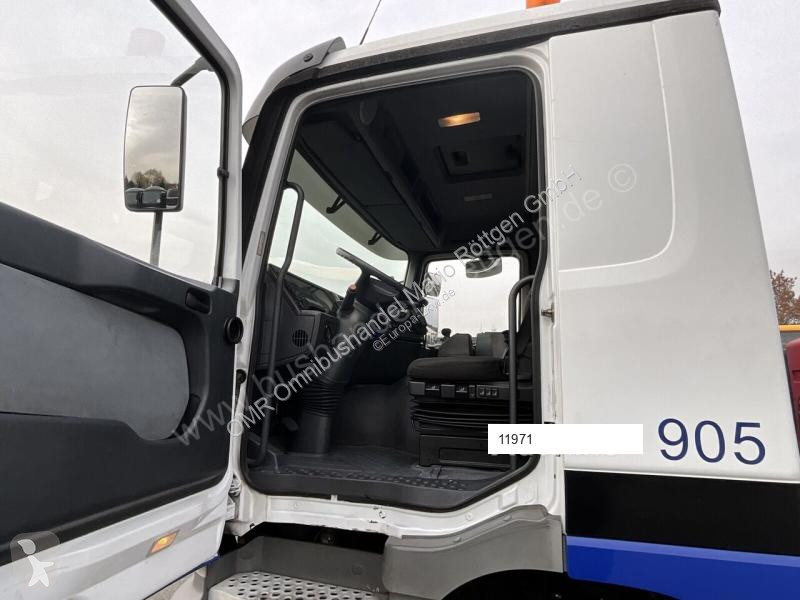 Mercedes 2031 Abschlepper truck