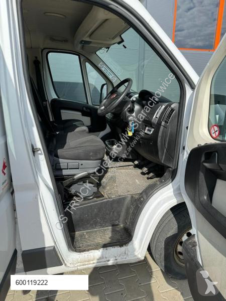 Samochód dostawczy Fiat 130