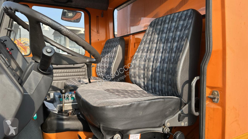 شاحنة Mercedes UNIMOG U90 4X4
