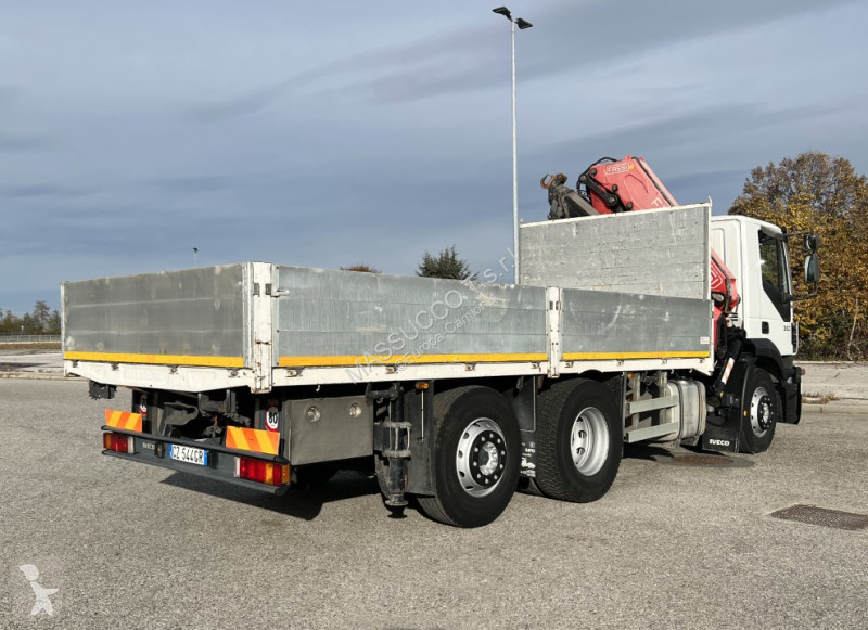 شاحنة Iveco 350 6X2