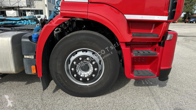 شاحنة Iveco 460 4X2