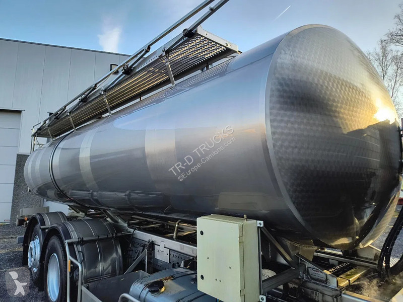 Camion Mercedes 2536 15500L INSULATED INOX TANK...
