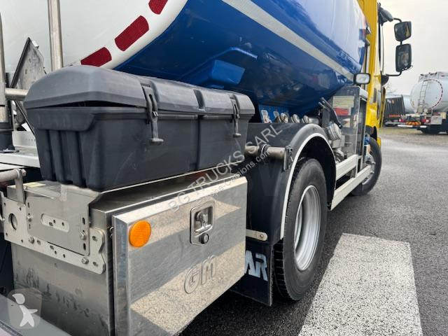 شاحنة Renault 220 DXI