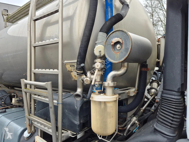 شاحنة Renault 320 DXI - 11000L INSULATED INOX...