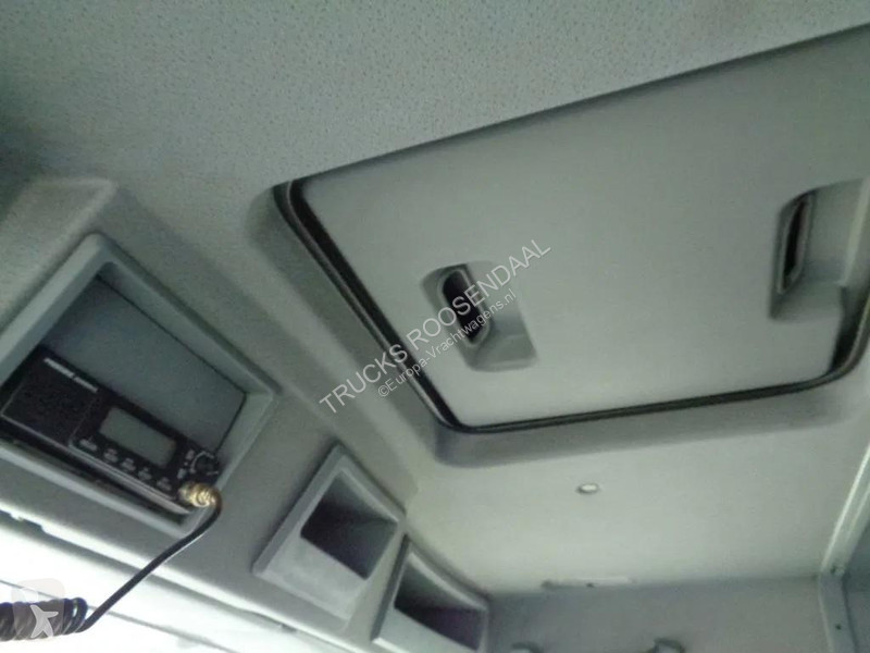 شاحنة Mercedes 822 + Euro 5 + Dhollandia lift