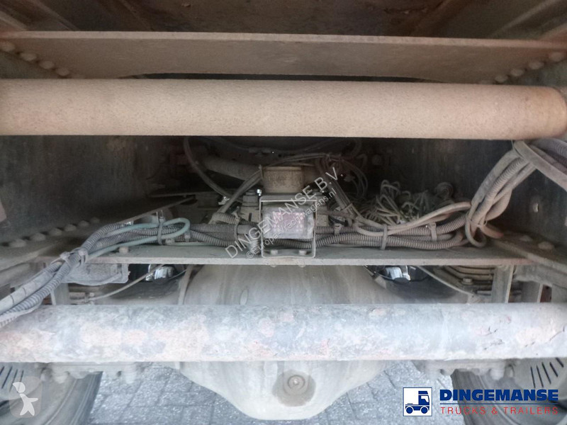شاحنة Volvo 8x4 RHD steel tipper 16.6 m3