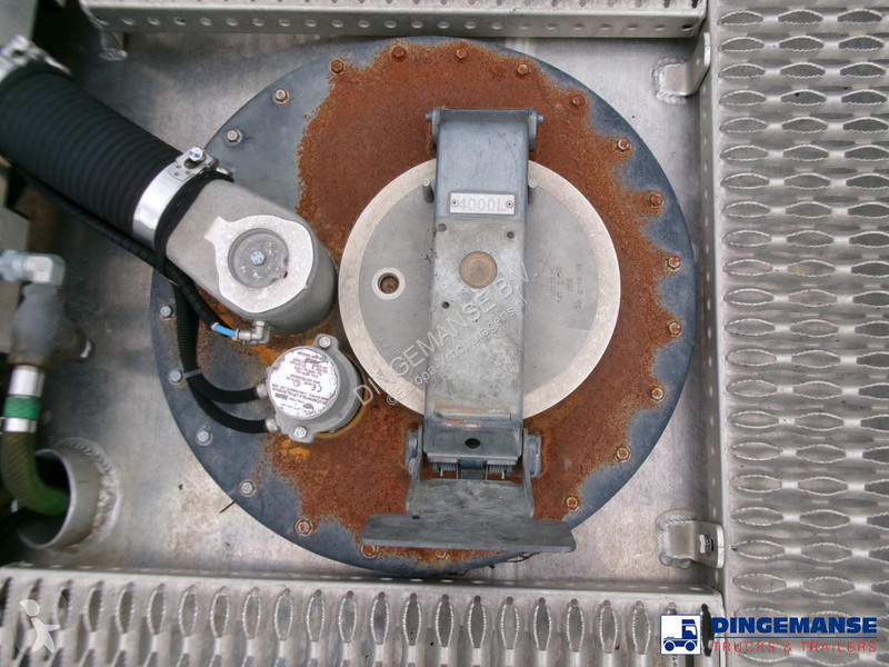 شاحنة Renault 270 4x2 fuel tank 13.8 m3 / 4 comp