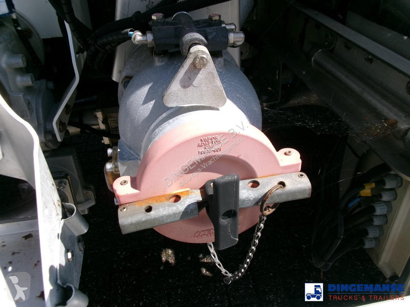Lastbil Volvo 260 4x2 dxi fuel tank 13.3 m3 / 4...