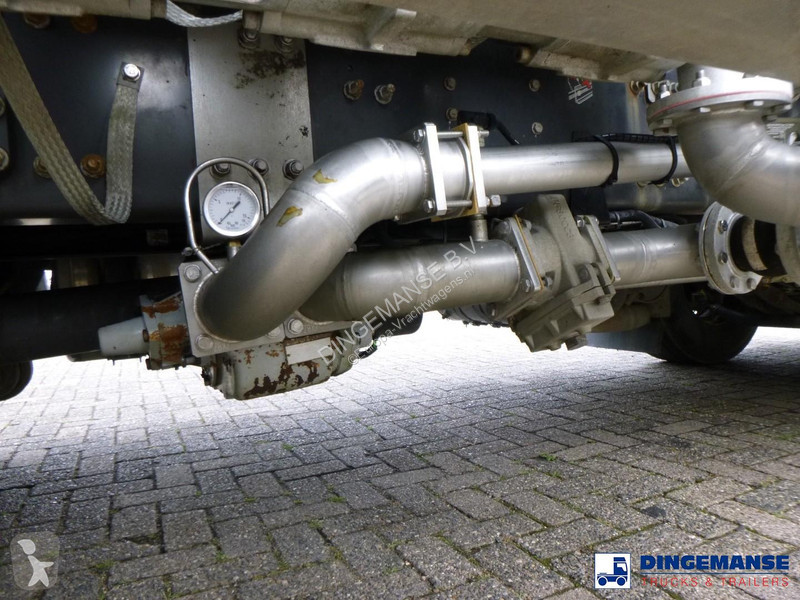 شاحنة Renault 270 dxi 4x2 fuel tank 13.7 m3 / 4...